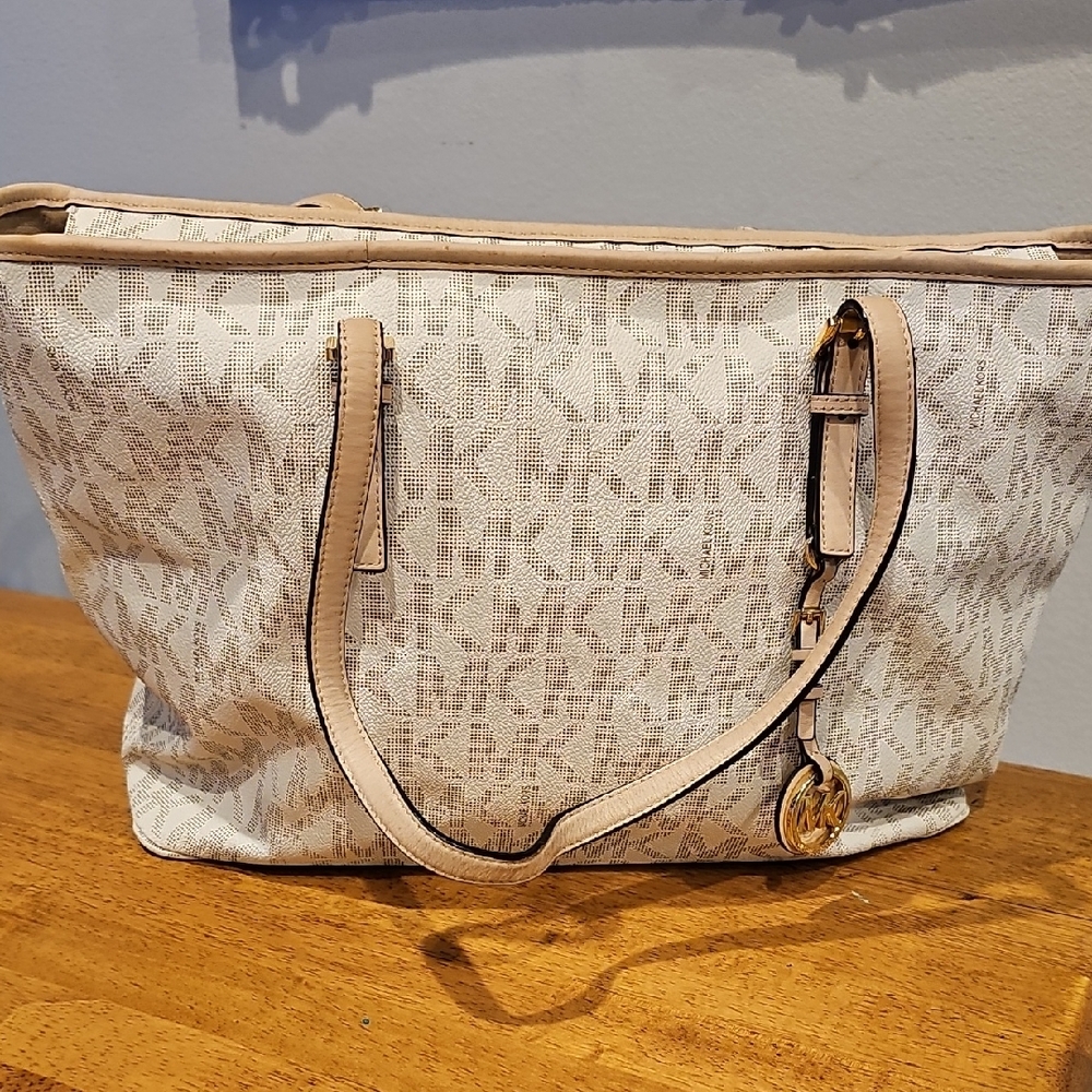 Michael Kors Beige and Cream Tote & Diaper Bag